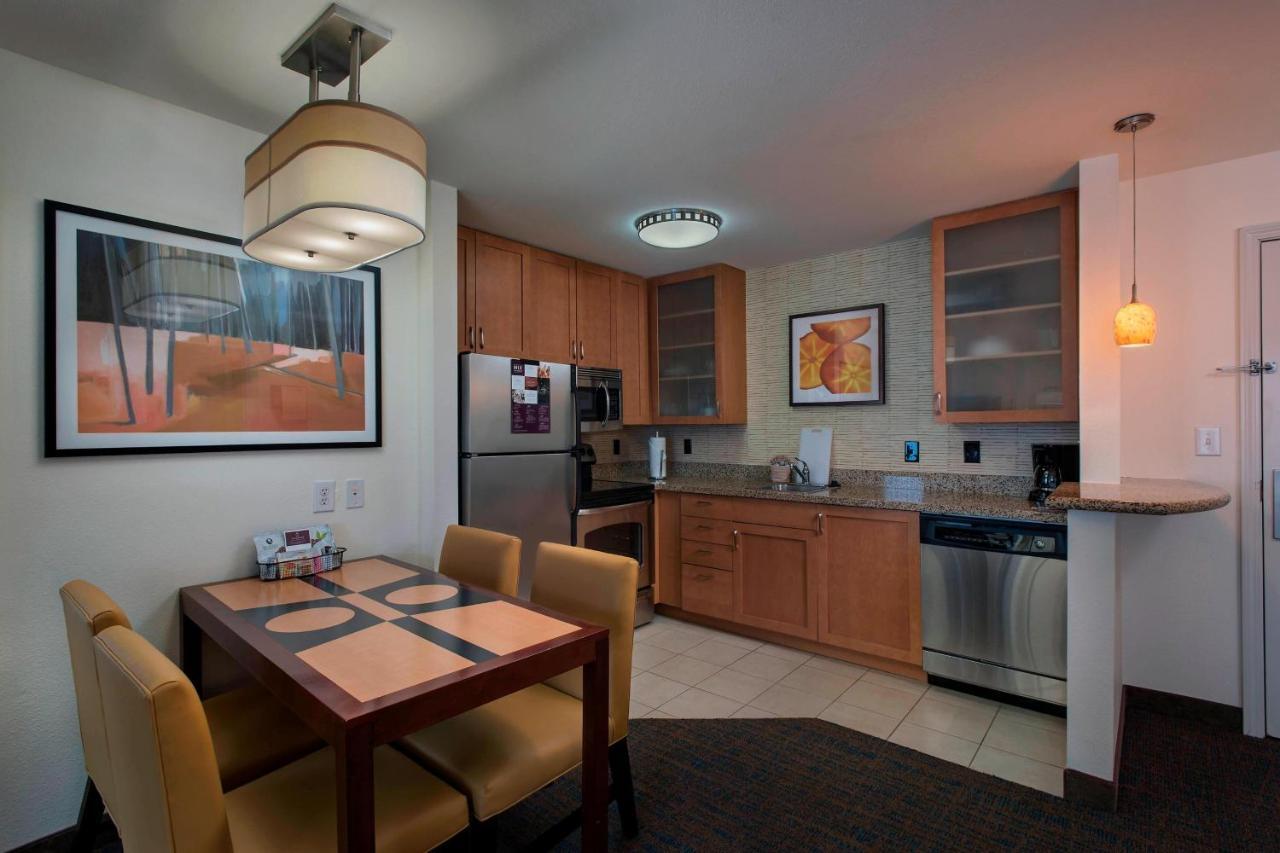 Residence Inn Bryan Колледж-Стейшн Экстерьер фото