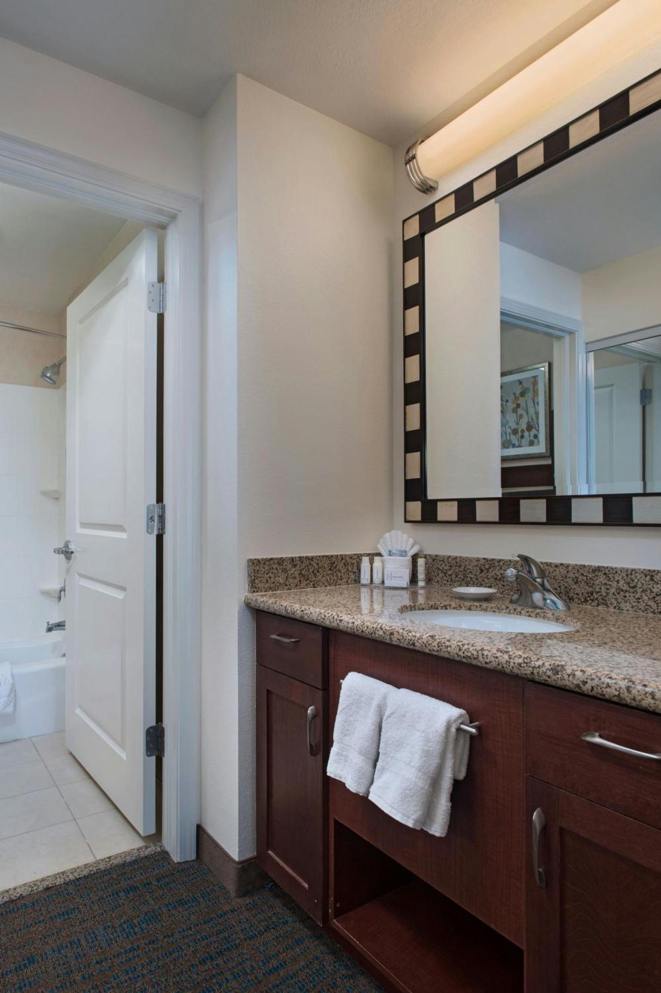 Residence Inn Bryan Колледж-Стейшн Экстерьер фото
